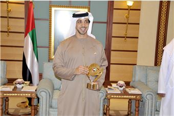 Mansour bin Zayed honours winners of Emirates Award for Human Resources in the Federal Government