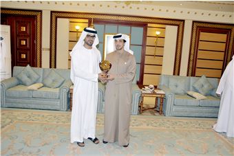 منصور بن زايد يكرم الفائزين بجائزة الإمارات للموارد البشرية في الحكومة الاتحادية