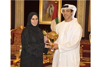 منصور بن زايد يكرم الفائزين في الدورة الثالثة من جائزة الإمارات للموارد البشرية في الحكومة الاتحادية