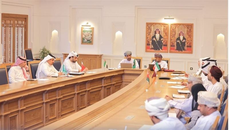 اللجنة الفنية.jpg