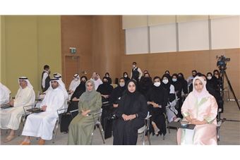  Emirati Sana’a in a special session as part of the Authority’s activities in the Month of Reading