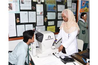 'الهيئة' تشارك في مبادرة 'نور دبي' لفحص عيون طلاب المدارس بدبي